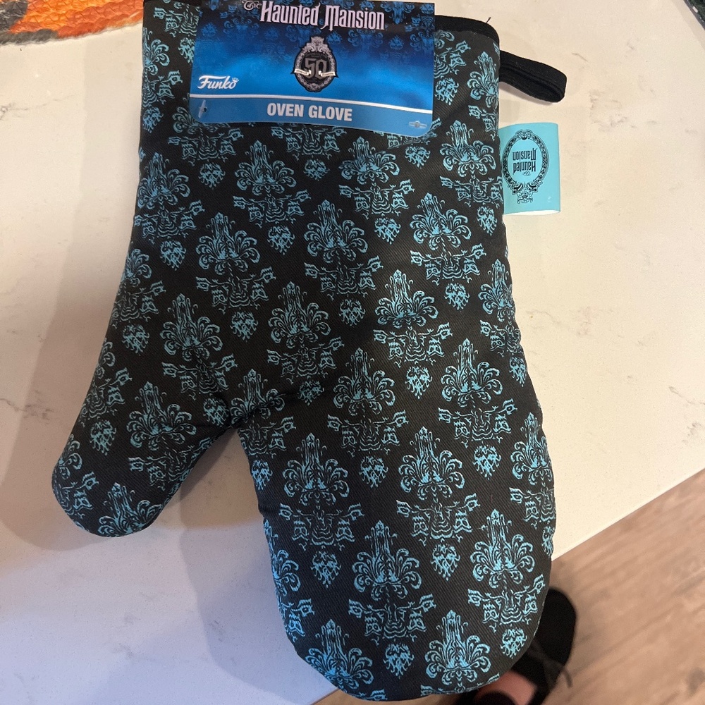 Funko Haunted Mansion Oven Glove
